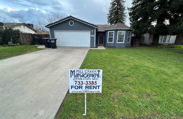 3 Bedroom 2 Bathroom in NW Visalia with Yard Care! photos photos