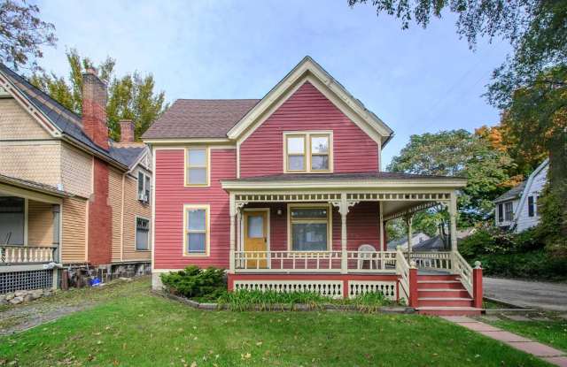 Spacious 5-Bedroom Home Near EMU – Available Now! photos photos