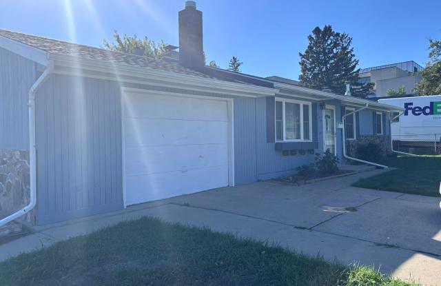 3 BED | 1 BATH | SINGLE-LEVEL HOME | GARAGE | SOUTH Gallery 3