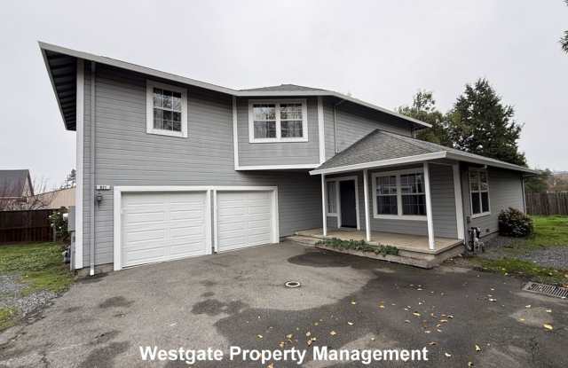 Beautiful 3/2 Newer West Petaluma Home - 821 B Street - 821 B Street, Petaluma, CA 94952