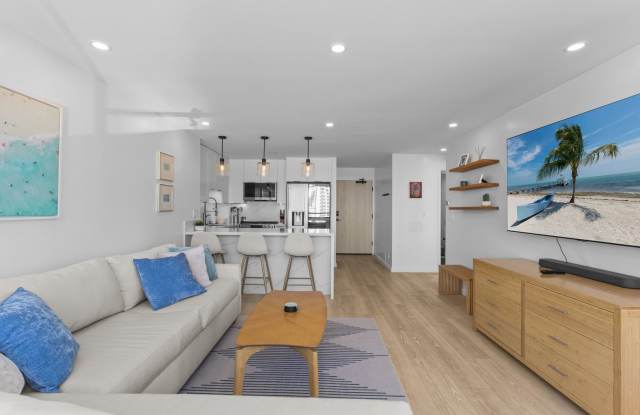 Freshly Remodeled 1BR at Waikiki's Aloha Tower Gallery 4