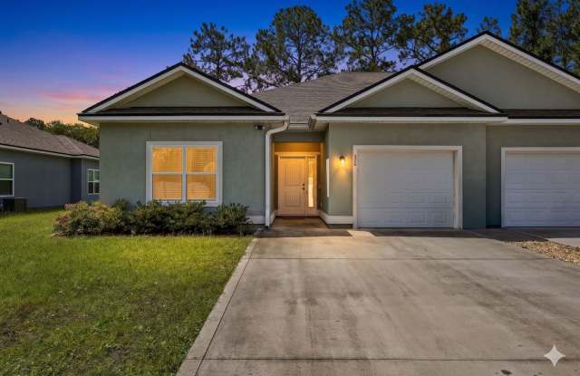 Move-In Ready 3-Bedroom Pond-View Townhome Near Kings Bay photos photos