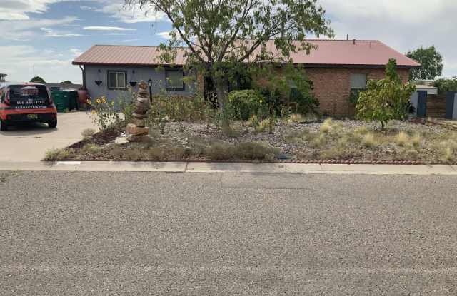 405 Annette Dr NE - 405 Annette Drive Northeast, Rio Rancho, NM 87124