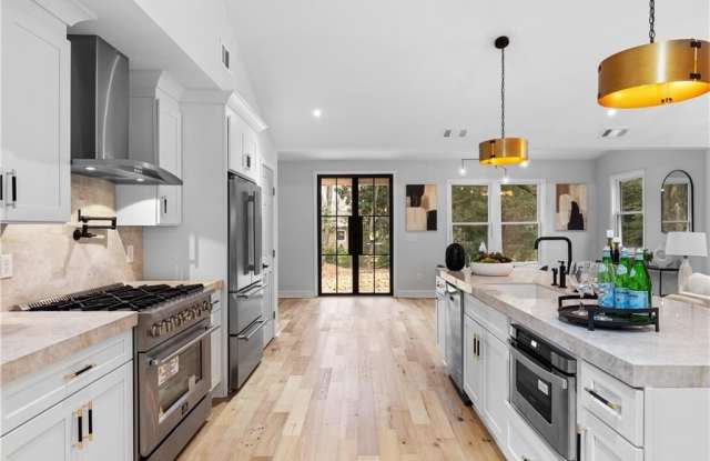 1217 Fairfield Drive Gallery 3