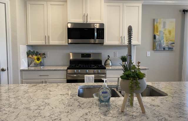 1148 SHETLAND DR Gallery 2