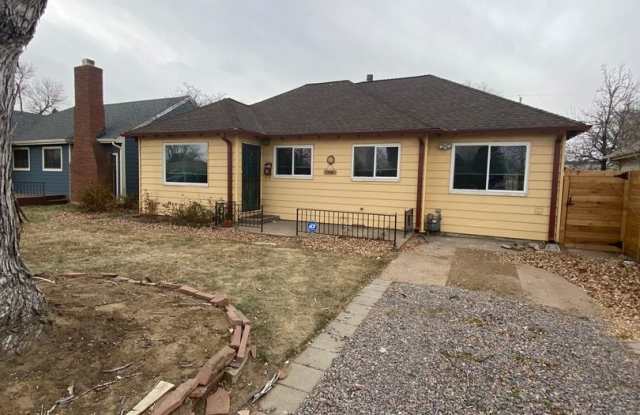Beautiful 2 bedroom home in Chaffee Park with Huge Studio photos photos