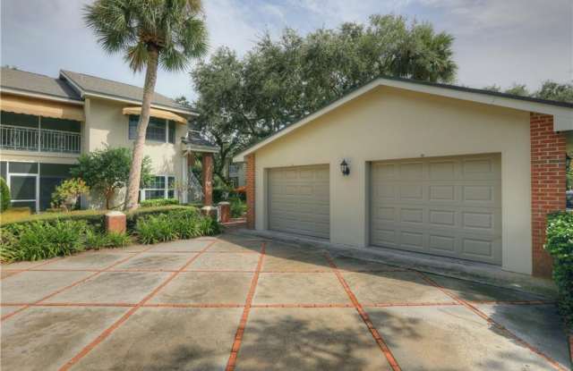 105 W Park Shores Circle - 105 Park Shores Circle, Indian River Shores, FL 32963