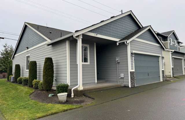 Spacious Condo - Large Garage and Private Patio Gallery 3