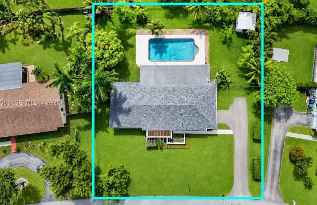 18465 SW 89th Ct Gallery 4