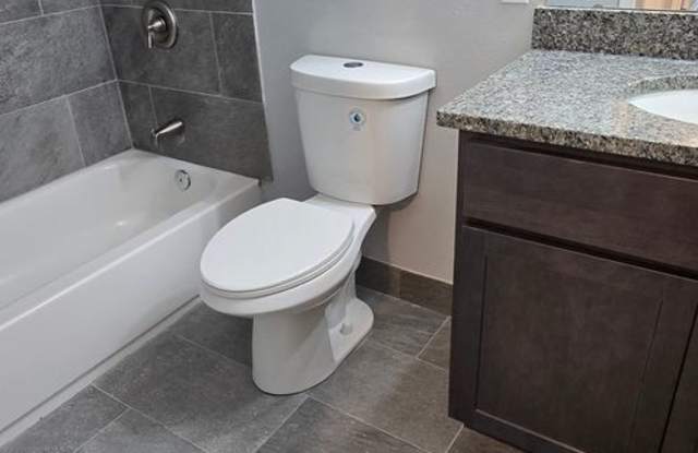 Beautifully Renovated Two Bedroom Condo in Ladue School District Gallery 4