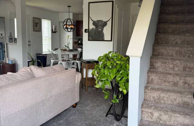 12893 Courage Gallery 3