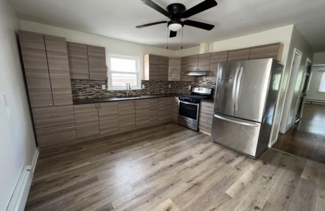 272 17th Ave,  2nd floor - 272 17th Avenue, Newark, NJ 07103