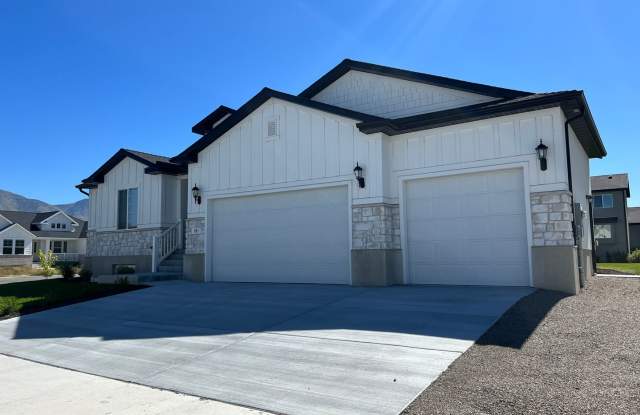 6 Bedroom 3 Bathroom Home in Stansbury Park-built in 2022 photos photos