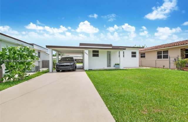 2811 Southwest 65th Avenue photos photos