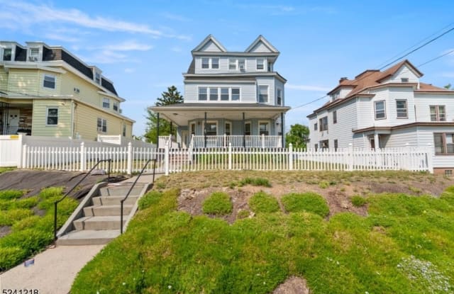 76 Lafayette Ave - 76 Lafayette Avenue, Passaic, NJ 07055
