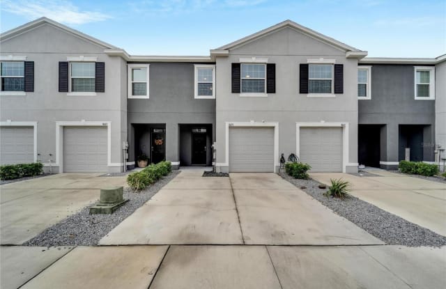 8673 FALLING BLUE PLACE - 8673 Falling Blue Place, Progress Village, FL 33578
