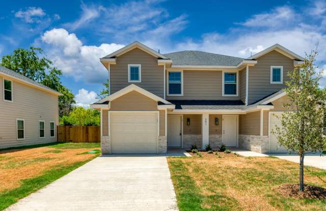 AVAILABLE NOW!  3 BEDROOM DUPLEX LOCATED IN WHITERIGHT TEXAS! Gallery 3