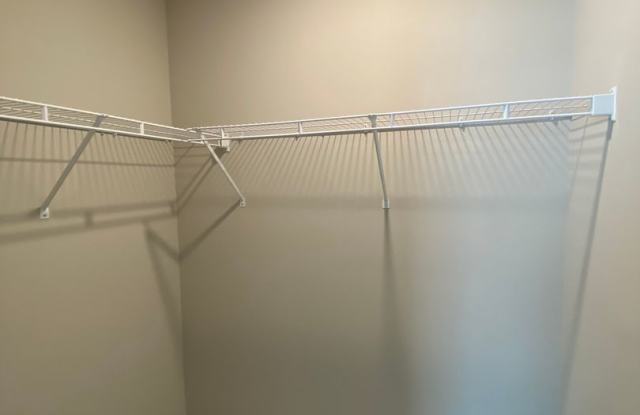 Like New Luxury Townhome! 3 BR, 2.5 BA, 1 Car Garage, Pool, Dog Park, and More! photos photos