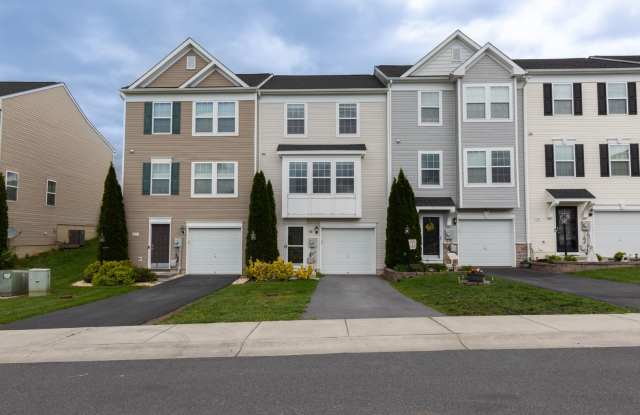 3 bed, 2full/2 half bath, Townhome in Martinsburg, WV photos photos