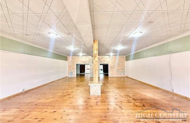 113 N Jefferson Avenue Gallery 4