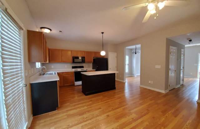 Christine Ln 4104 A Gallery 3