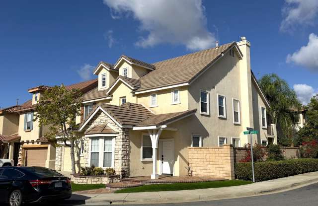 Large House on Corner Lot in Painted Trails! Gallery 3