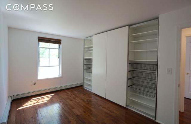 195 South Portland Avenue Gallery 3