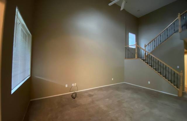 Lovely Three Bedroom Home in Gated Community Gallery 3