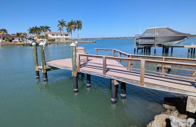 820 Capri Boulevard Gallery 2
