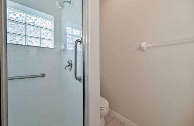 ** 2 Bed/ 2Bath ~ Single Family Home Near Corkscrew/Three Oaks ** photos photos