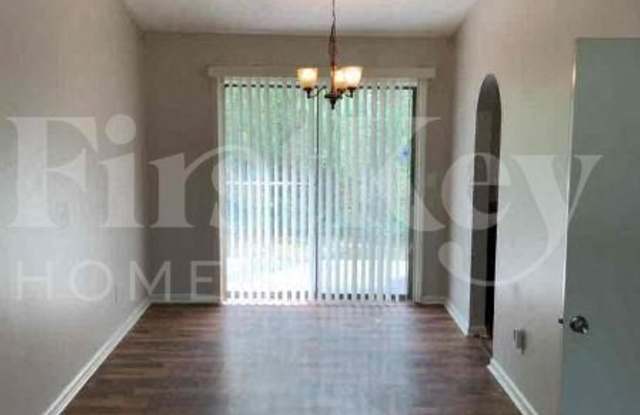 696 Martin Road Gallery 2