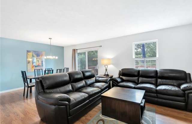 722 Carters Grove Dr Gallery 2