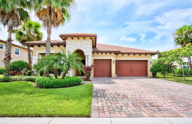 172 Manor Circle - 172 Manor Circle, Jupiter, FL 33458