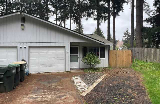 New Paint & Flooring! (Water & Garbage Included) photos photos