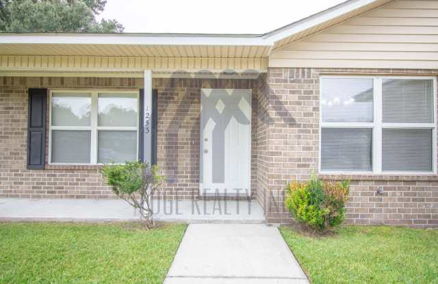 1253 Roberts Way Gallery 3