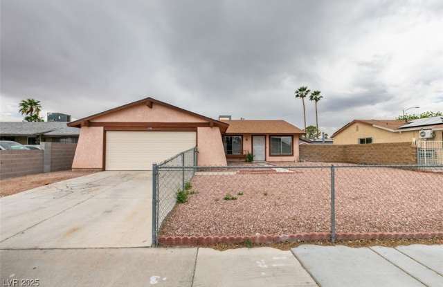 4705 E Washington Avenue photos photos