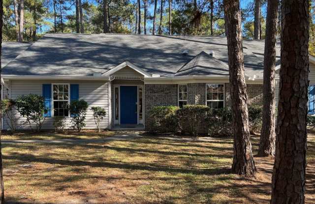 Property is in Carolina Shores. 3 bedrooms 2 bathrooms with attached garage. - 3 Gate 11, Carolina Shores, NC 28467