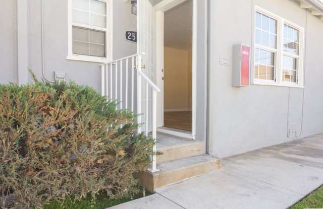 2587 N Buena Vista Street Gallery 4