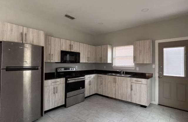 2001 Garden Ridge Drive - 3 Gallery 3
