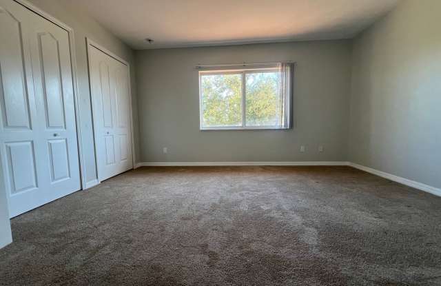 CHECHECKOUTTHIS 2 bedroom 2 1/2 bath Townhouse Gallery 4