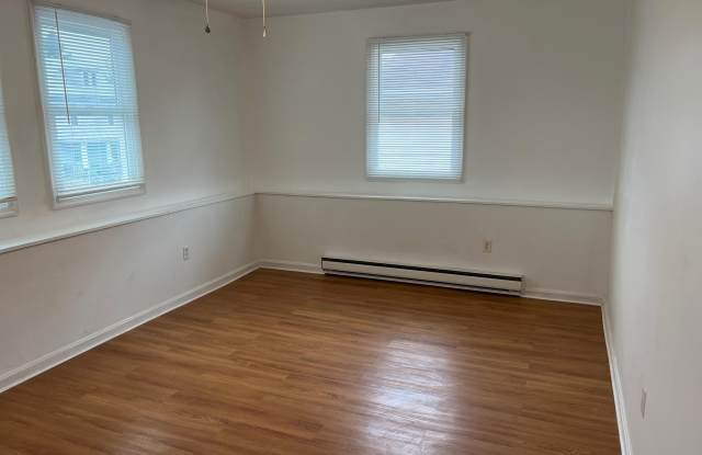 4015 GILL Avenue Gallery 3