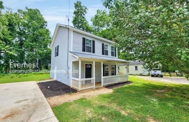 1005 South Madison Avenue - 1005 South Madison Avenue, Monroe, GA 30655