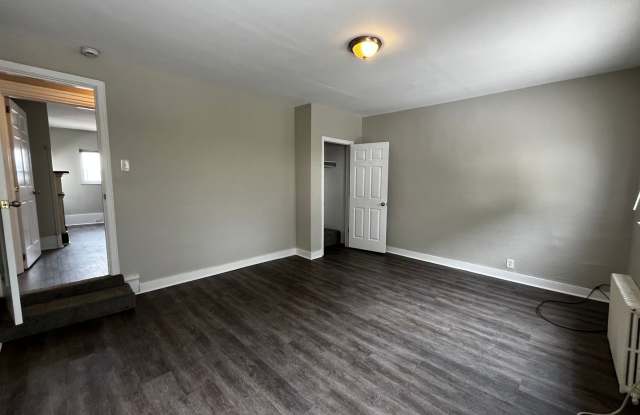 Renovated 2BD/1BATH House - Off-Street Parking, Laundry, AC photos photos