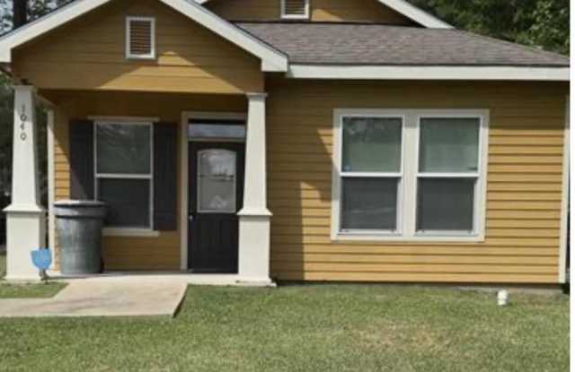 1040 Trinidad Gallery 1