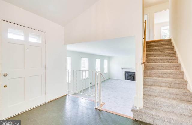 1908 WOODGATE LN Gallery 2