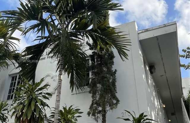 210 NW 16th St photos photos