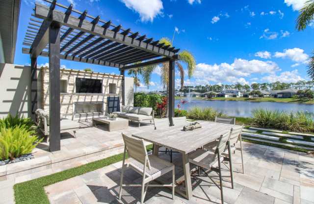 ** BRAND NEW CONSTRUCTION ULTRA-MODERN HOME ** MODEL HOME 2/2 PLUS DEN WITH OUTDOOR KITCHEN FOR ENTERTAINING ON LAKE * photos photos ** BRAND NEW CONSTRUCTION ULTRA-MODERN HOME ** MODEL HOME 2/2 PLUS DEN WITH OUTDOOR KITCHEN FOR ENTERTAINING ON LAKE * photos photos