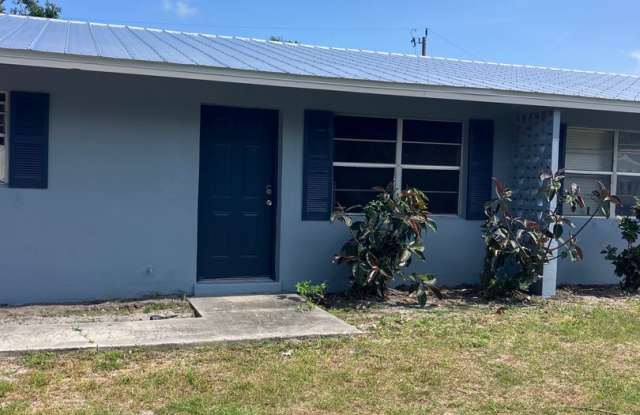 3/1 Duplex in Lakewood Park - Central A/C, Tile Floors - 5102 La Salle Street, Lakewood Park, FL 34951