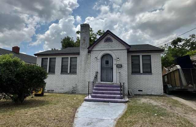 Fully Renovated 3/2 Available for Immediate Rent! photos photos