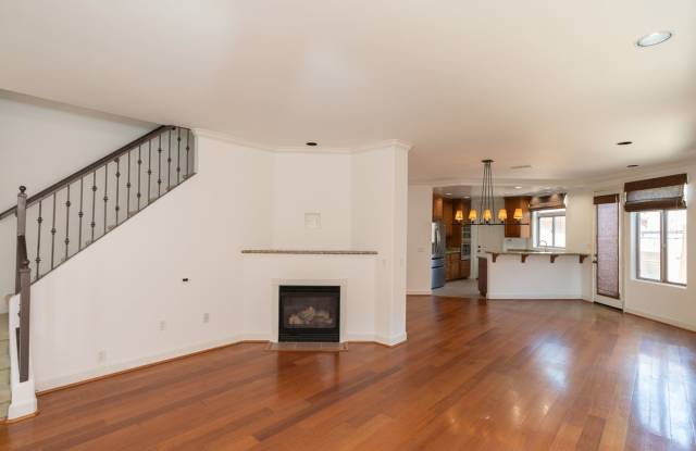 3 Bedroom Townhome in Crown Point – Pacific Beach Gallery 4